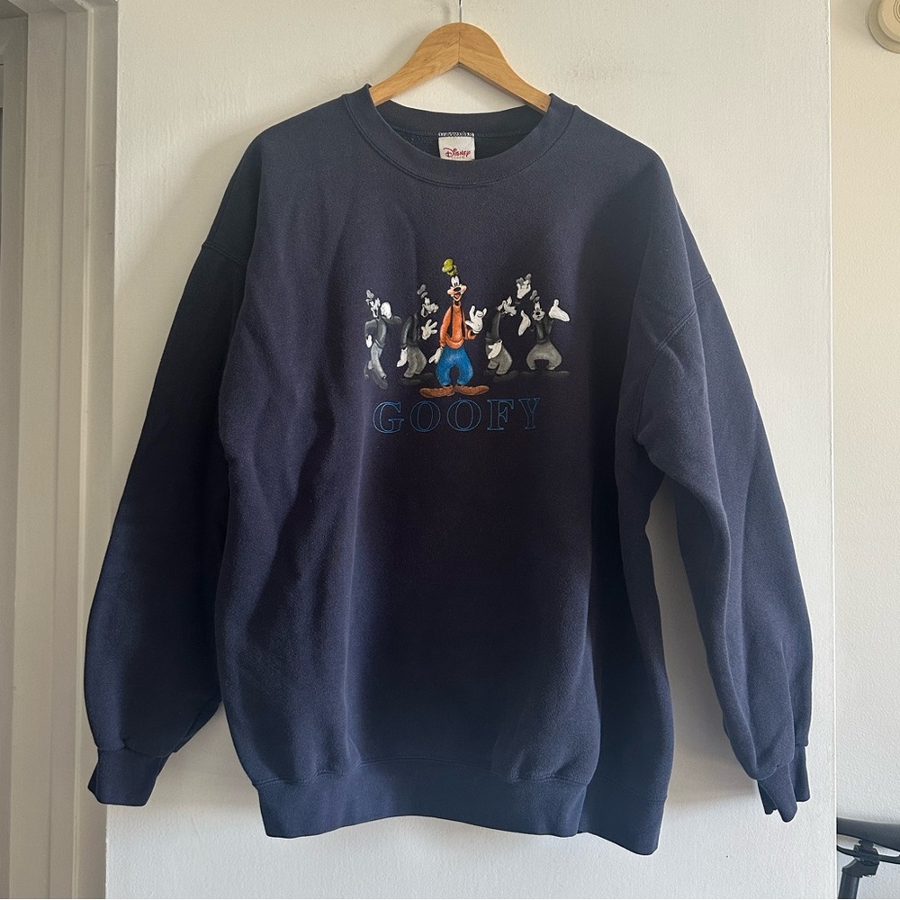 Vintage 90’s The Disney Store ‘Goofy’ Mickey Mouse Navy Crewneck Sweatshirt - Picture 1 of 5